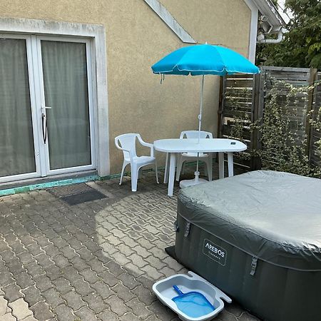 Apartamento Pitypang Lak Szigetmonostor Exterior foto