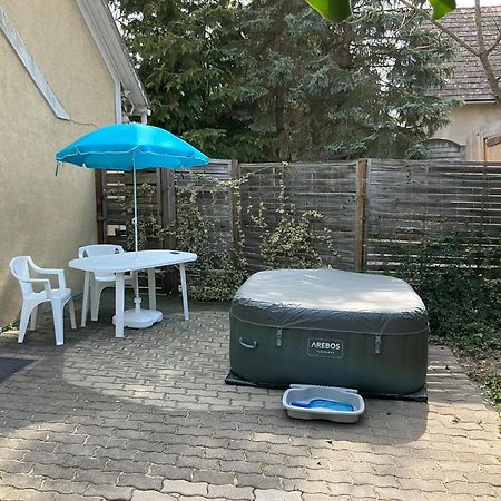 Apartamento Pitypang Lak Szigetmonostor Exterior foto
